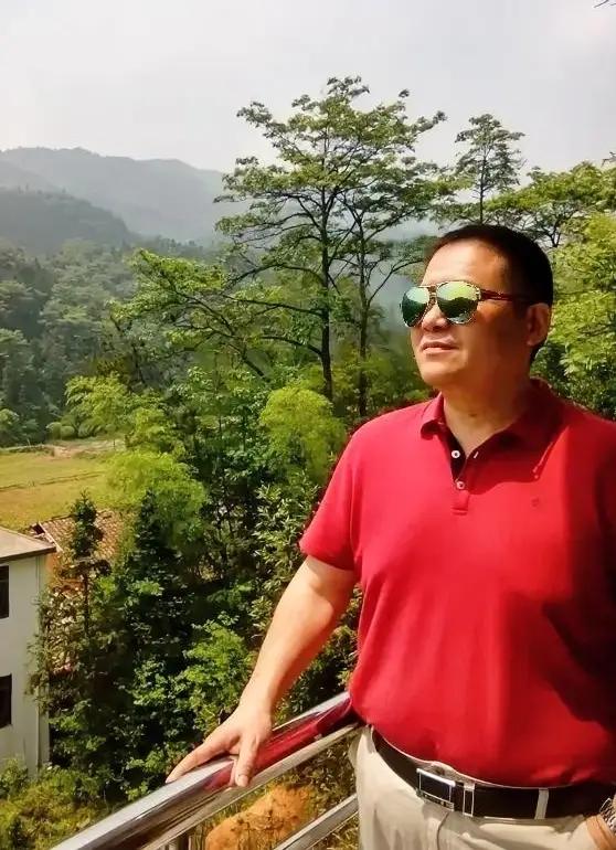 很多人都说，早年去深圳容易发财，钱很好赚，遍地都是黄金，……说这话的人真的是