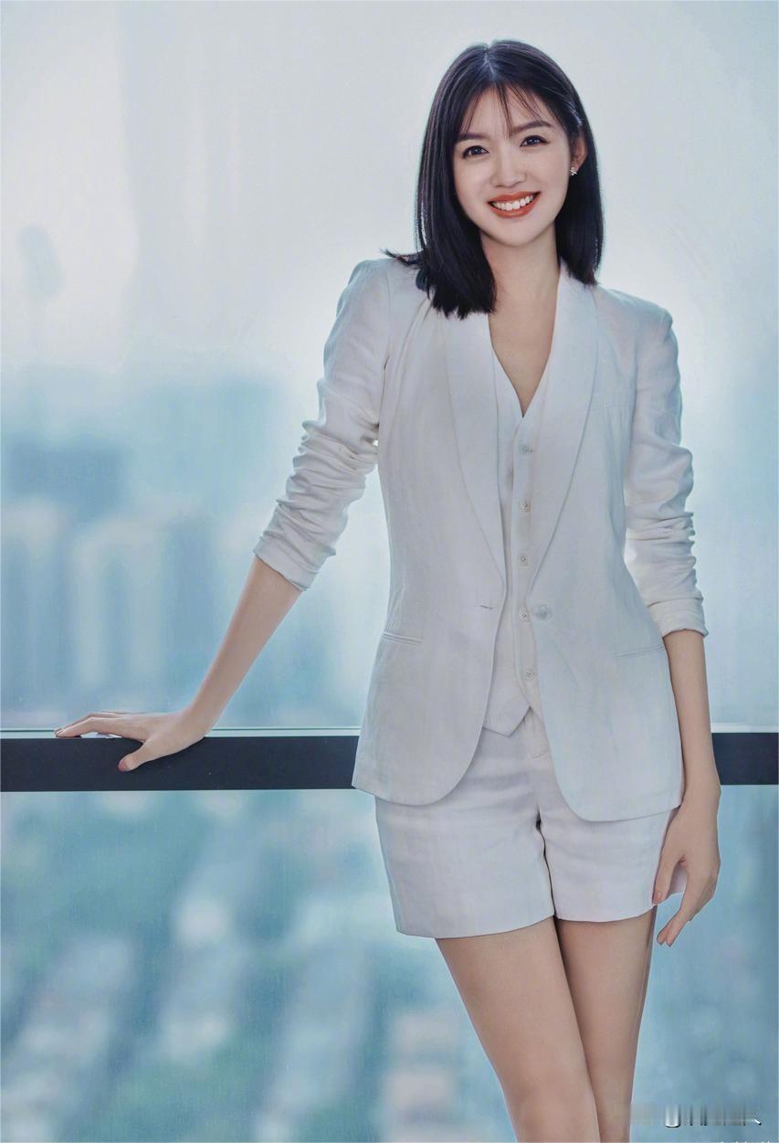 娱乐圈身高超过一米七的10位女星:1.张梓琳：身高182cm，2007年世
