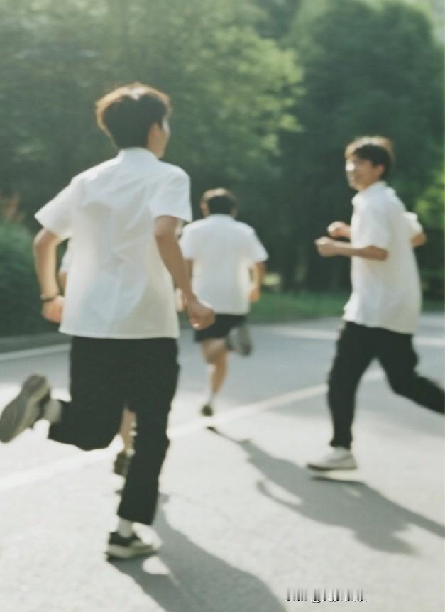 现在有许多男的非常可怜，不信你望世上看，有本事男人或许不会结婚，但绝不可能没女