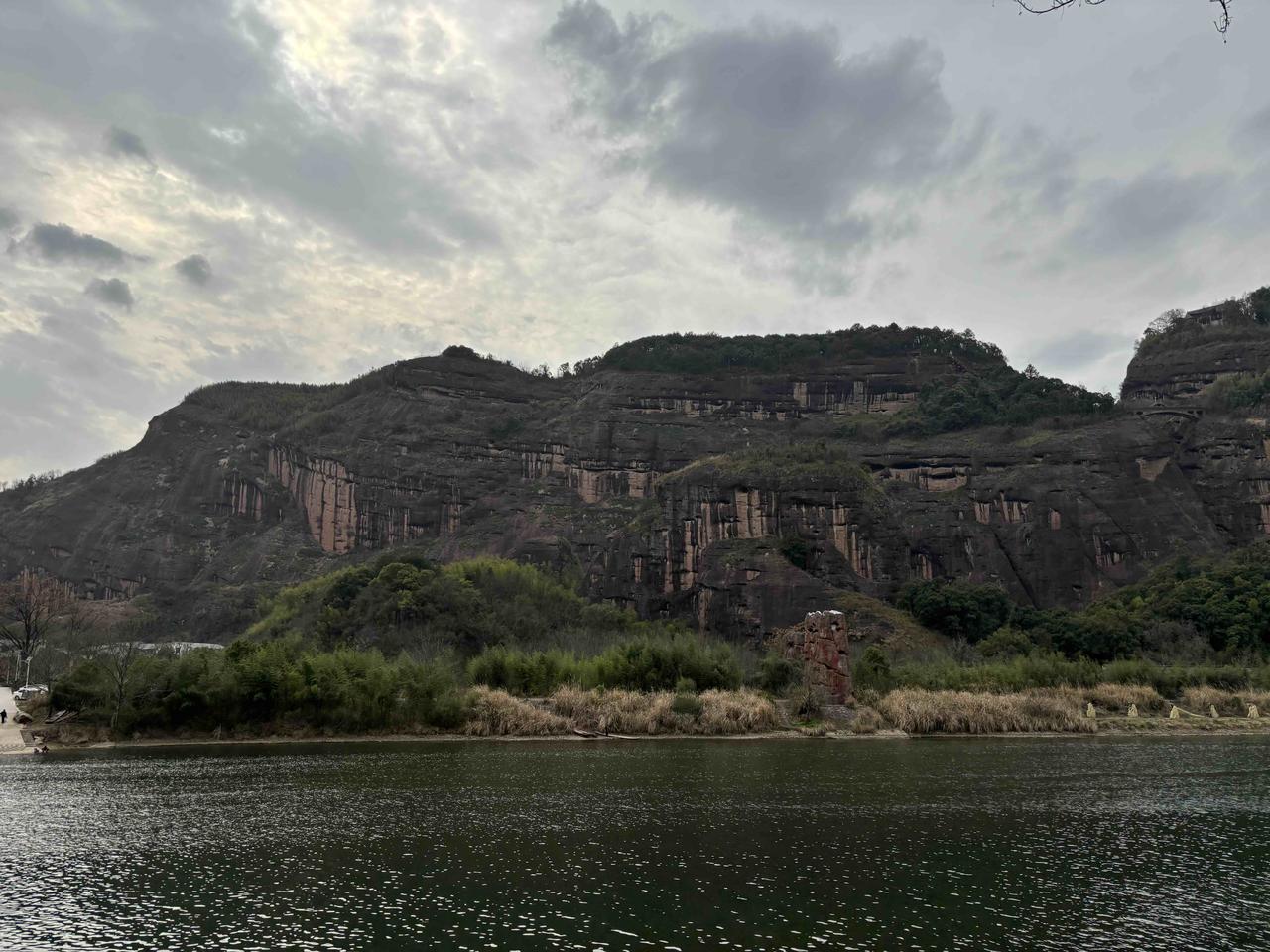 其实当班主任也有好处的，抛开可以获取一些荣誉不讲，主要还是可以丰富自己的人生阅历