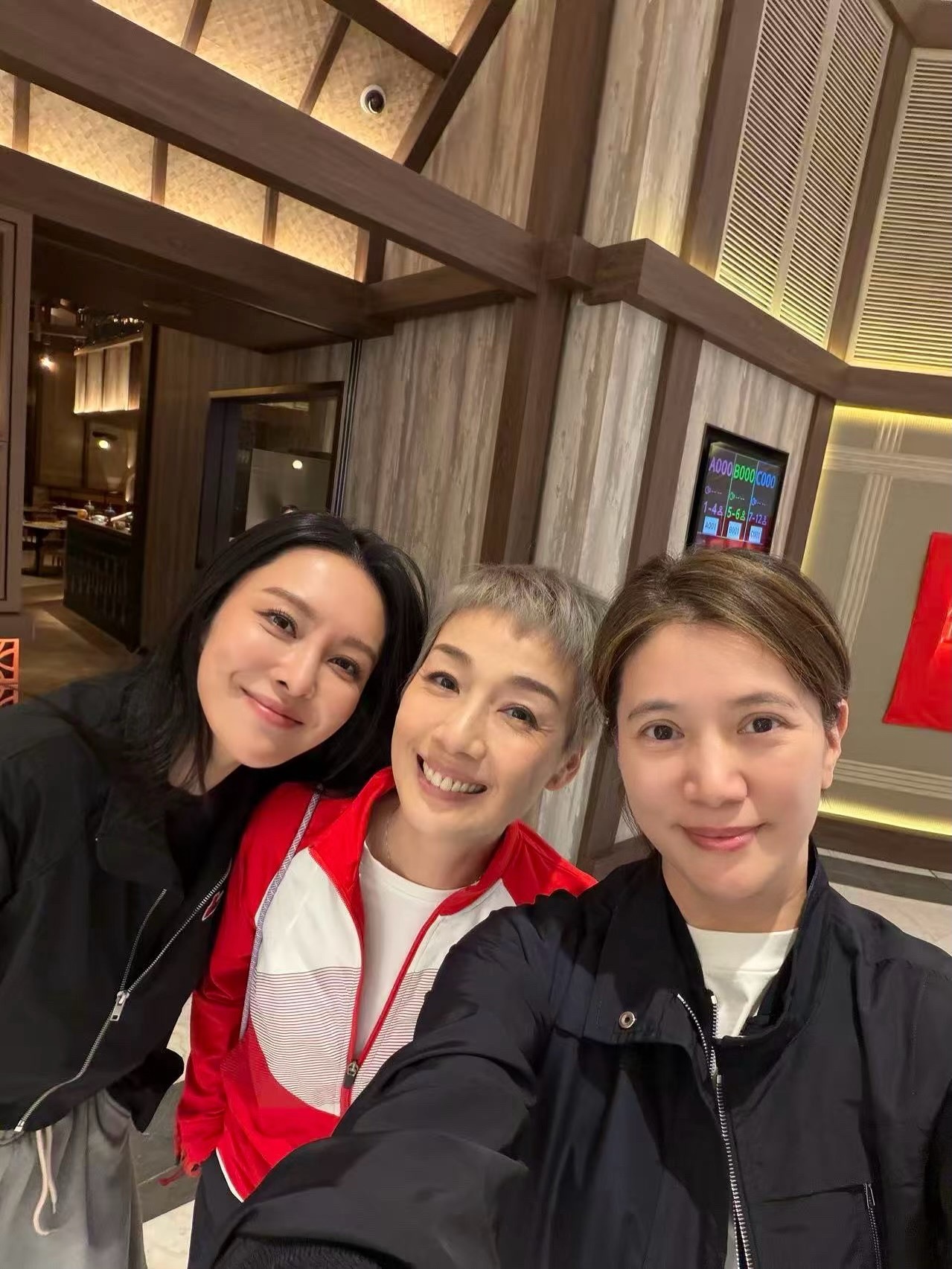 《璀璨之城》🎬