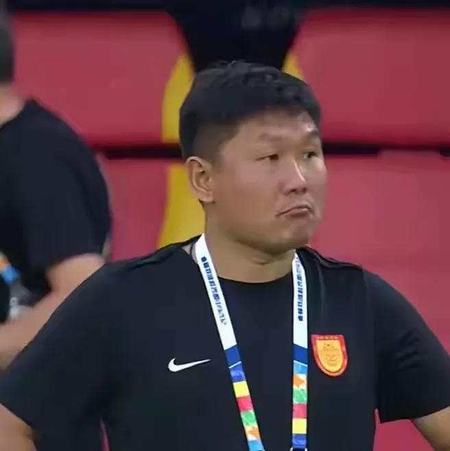 这绝对是一条成色和纯度很高的大黑鱼赛季初，有谁能想到这个赛季最大的黑马是谁？