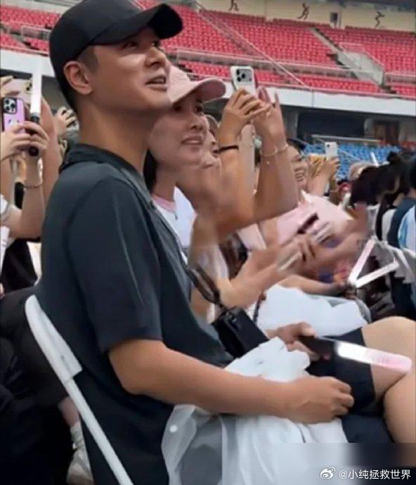 为了陪老婆，一年少赚几百万，你猜这个男演员图啥？45岁的任重，最近第一次在视