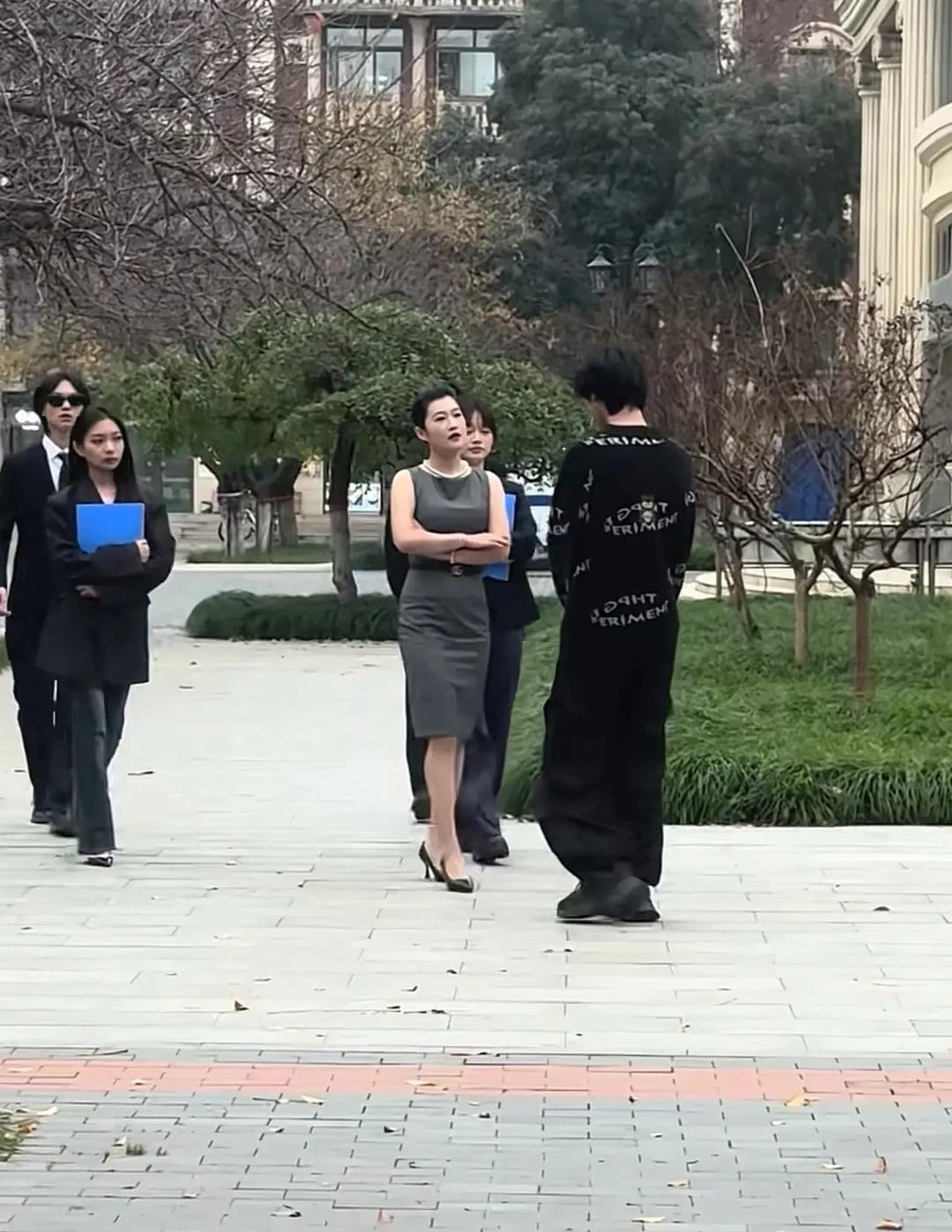 现在的短剧拍得……我竟然哑口无言。