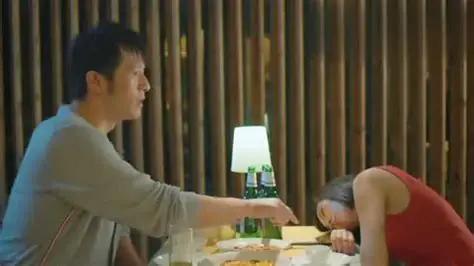 比如一些大学生，进入大学之后不在父母身边，有时间进行社交了，这时候认识的人就会比