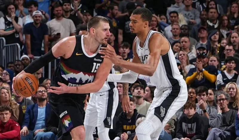 从最后狗刺这次防守失败就能看出掘金的进攻层次感有多强哈达威和黄忠展示外线投射