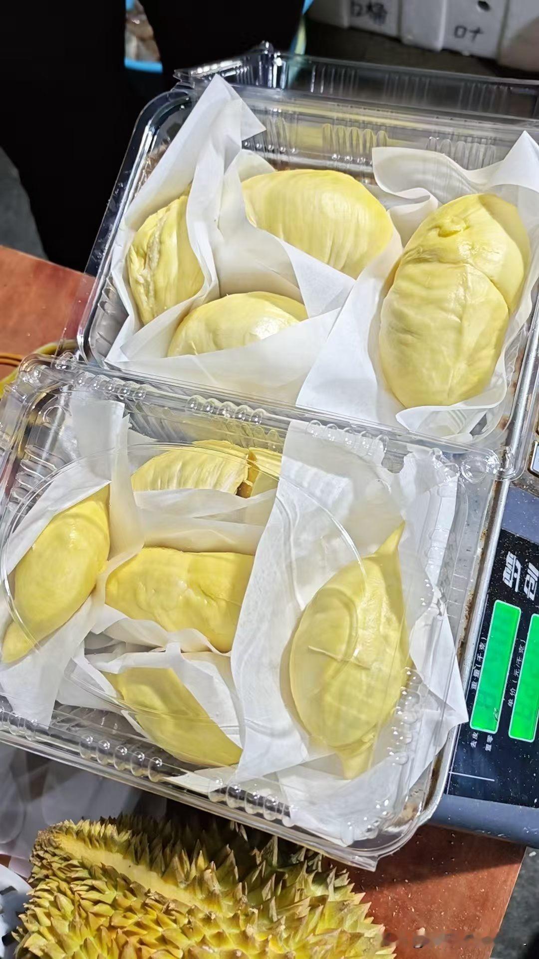 榴莲季节又到啦！好多人都忍不住想吃，但又怕花钱心疼！教你个超搞笑又超省钱的法