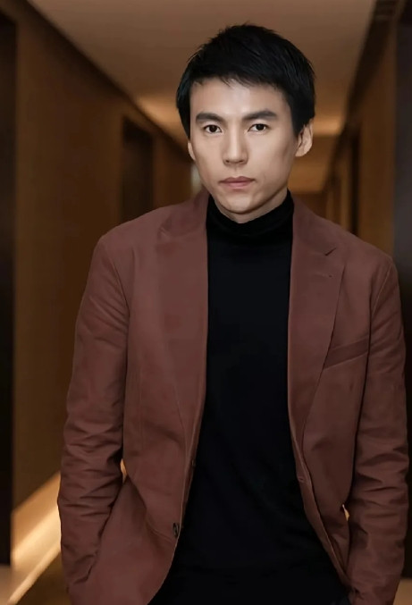 娱乐圈有个特“轴”的演员叫宋宁峰，他说过句特有意思的话：“要是我想炒作，就我