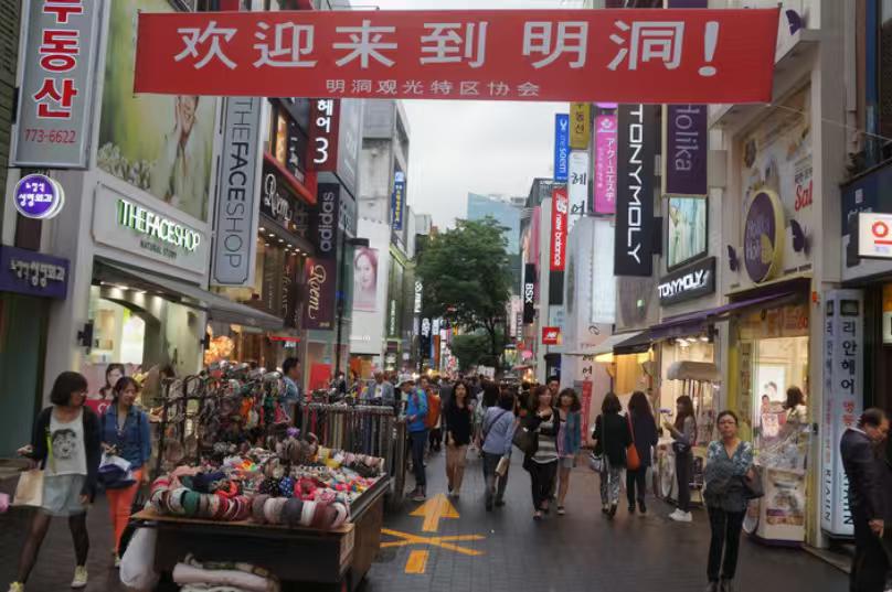 最近，和一位韩国朋友聊天，他透露了一个令人震撼的消息！现在韩国济州岛的商户太