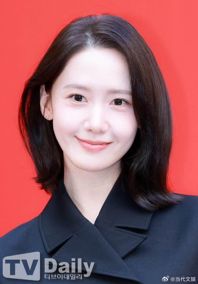 林允儿黑衣高智感林允儿齐肩短发高智感姐姐真的好美，短发加黑衣造型完全就是高智商
