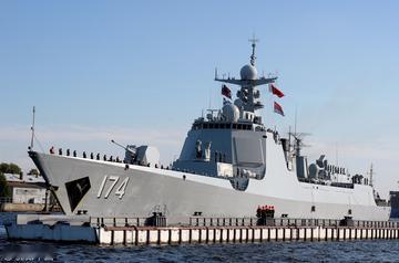 谁都清楚055很强，可海军就是不怎么多造055，而是造一大堆052D？其实原因并