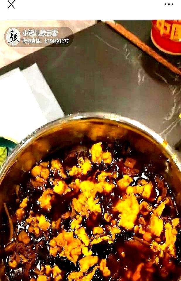 孙越过年被徒弟徒孙们跪了一地，每人伸手就要1500起步。这哪是拜年，简直是“抢