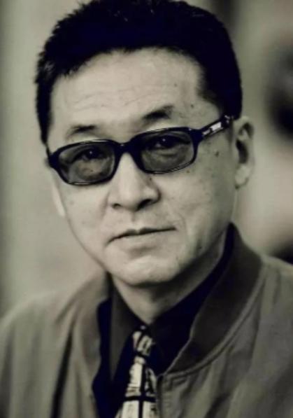 2017年，李敖忽然发现自己不对劲了，走路不稳当了，说话也不利索了，甚至反应也迟