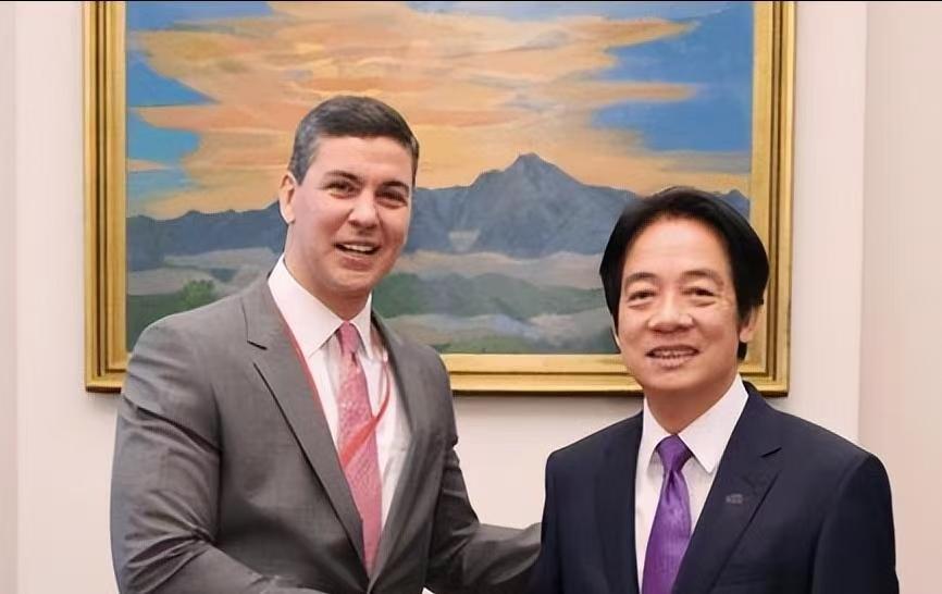 巴拉圭和湾湾想的挺美最近，台湾“邦交国”巴拉圭外长拉米雷斯称只要不与湾湾断