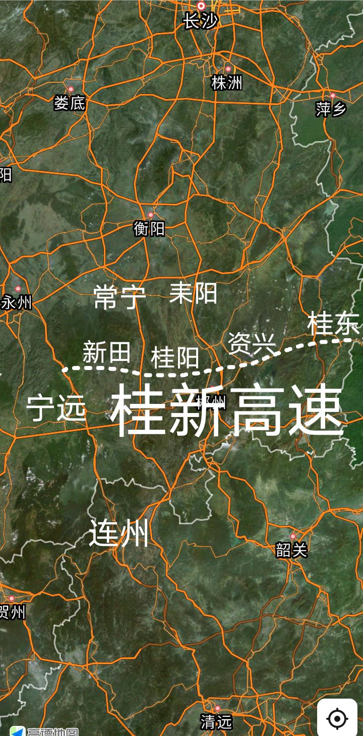 建设中，郴州桂东至永州新田的桂新高速桂东至桂阳段目前全线火热建设中，全长约2.8