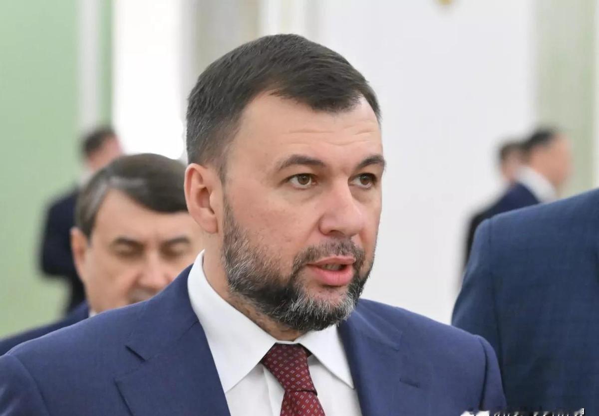 俄军说乌军不投降，怕被自己人杀。这话听着耳熟，像是老套路。真打起来，谁还管你