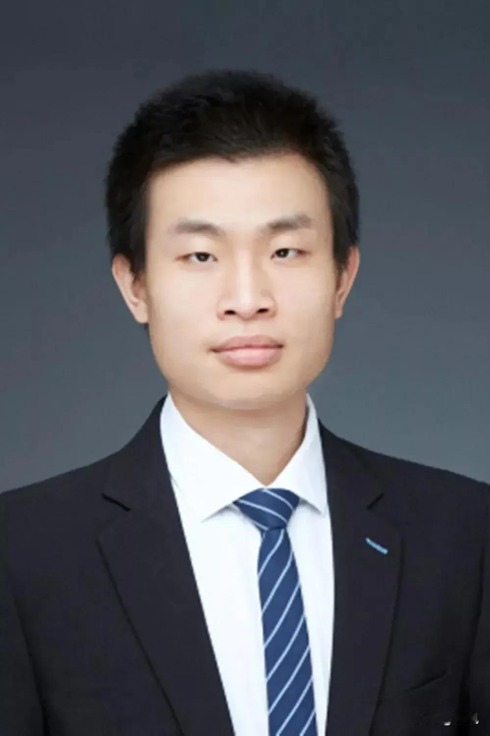 韦东奕为什么牙掉了在韦东奕的抖音粉丝数量突破2000万的时候，他的健康问题再