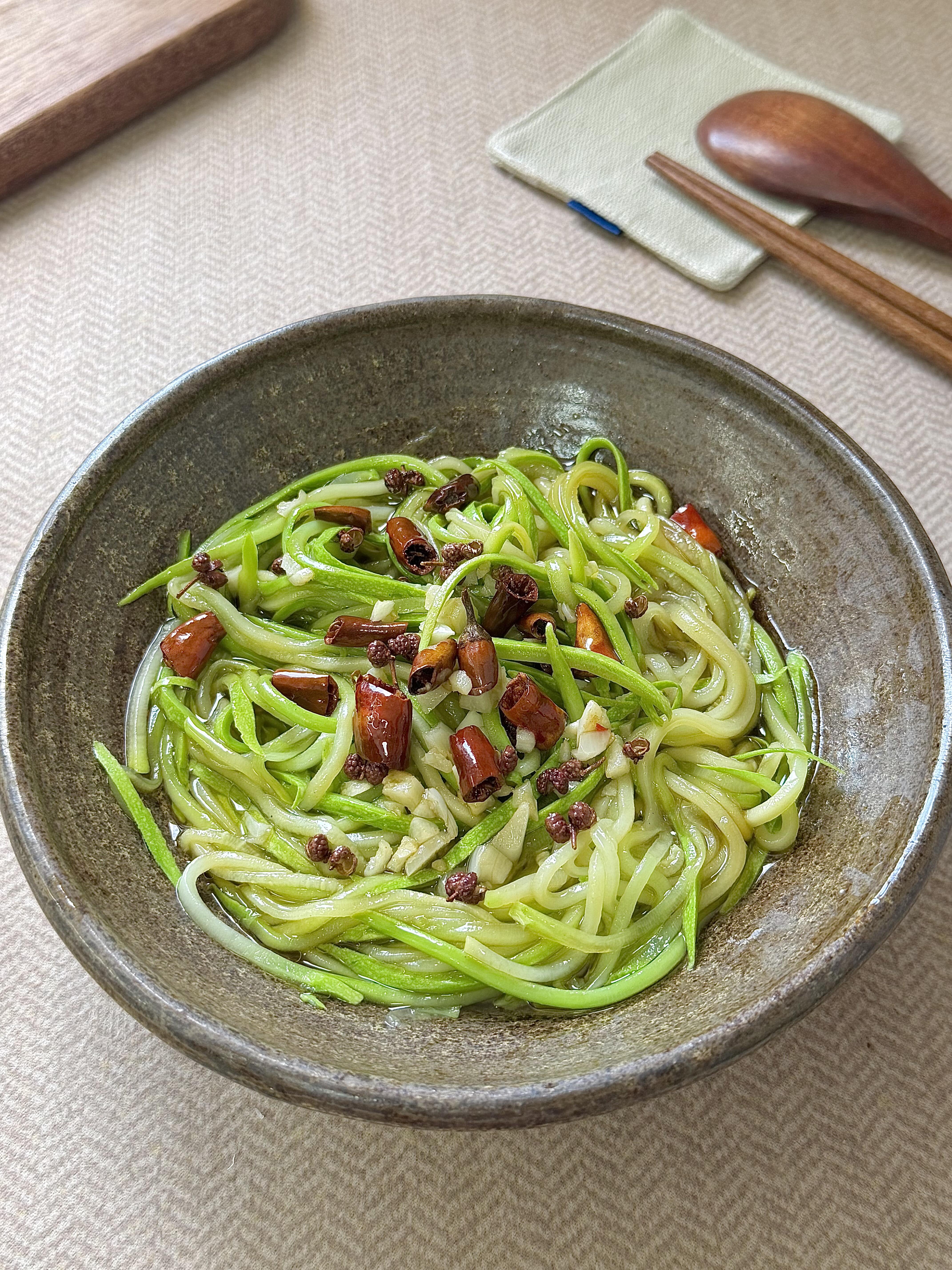 凉拌菜封神！炝拌西葫芦脆嫩开胃，天天吃都不腻家人们谁懂啊🤤炝拌西葫芦也太好