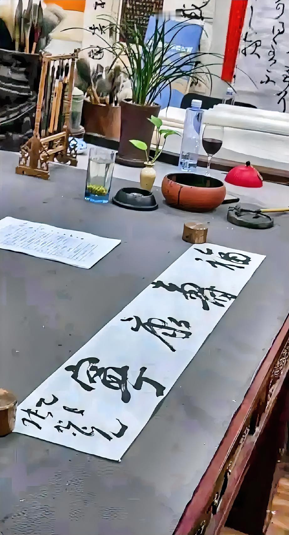 张旭光先生用“圣教序笔法”书写四字吉语，我比较喜欢看他书写时那种放松的状态，不紧