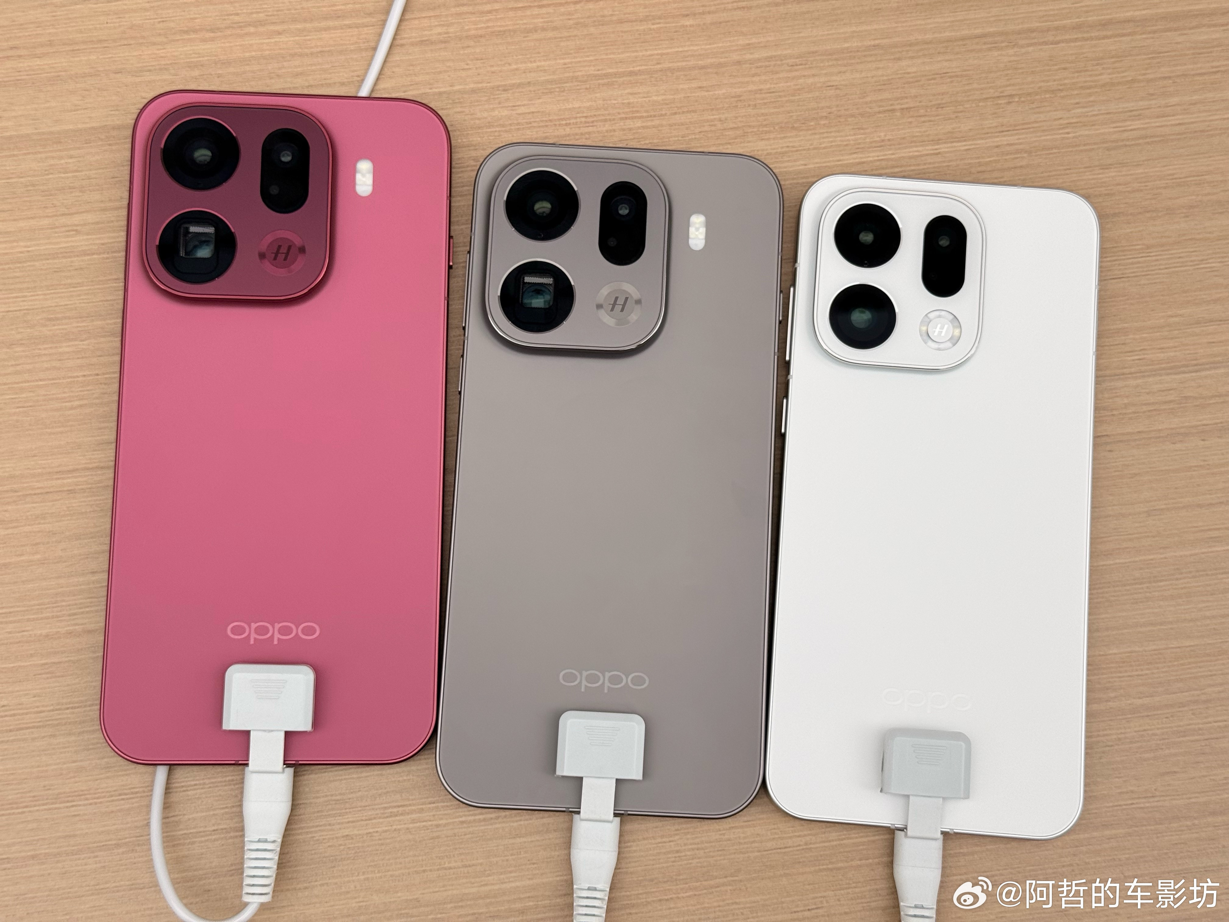 OPPOX9和X9Pro也到店展示了背面磨砂的手感真的好细腻啊！！比VIVO