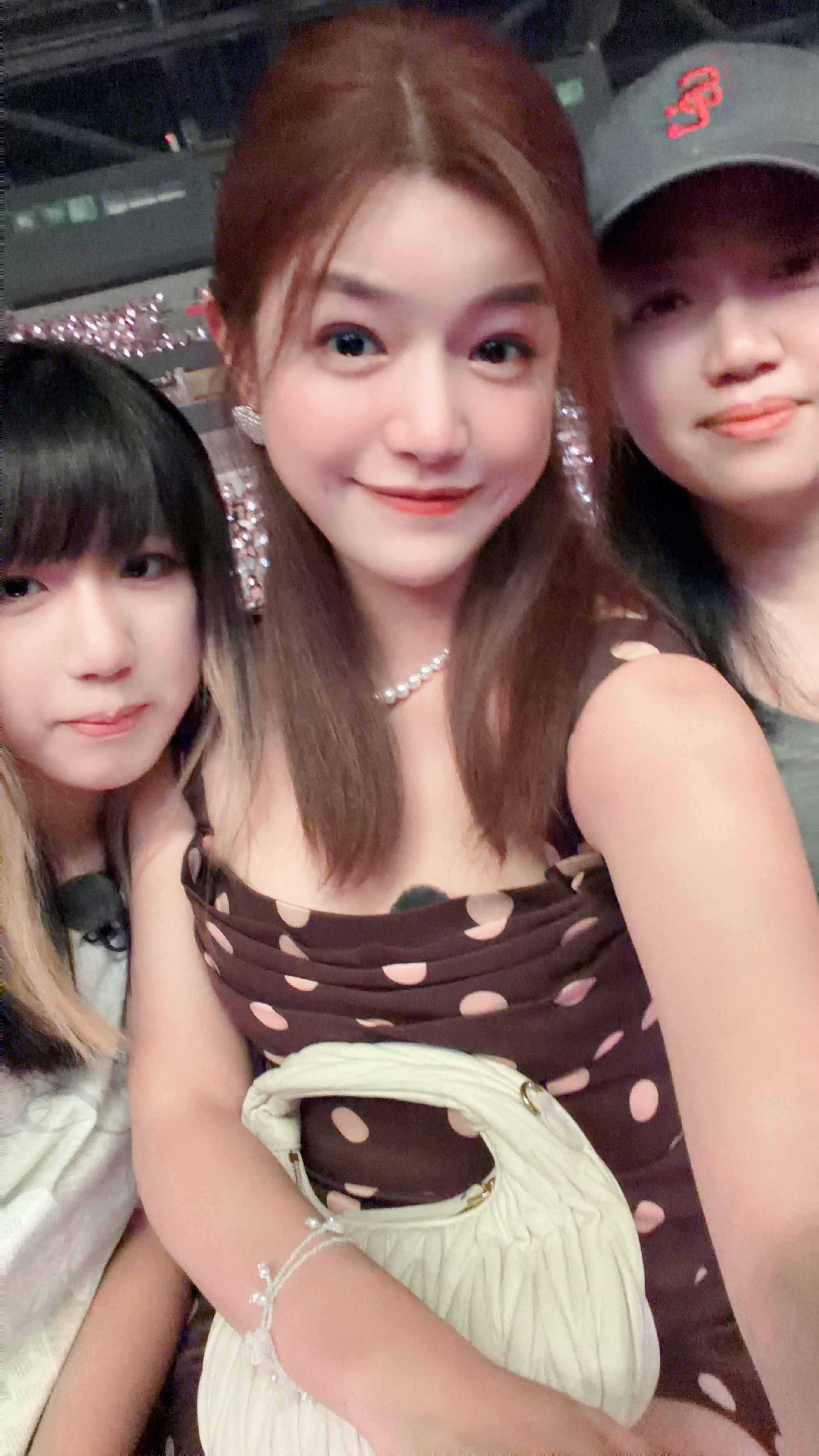 1.沈腾对于投资理财的事特别谨慎，如果有人跟他说什么项目能挣钱，只要投...