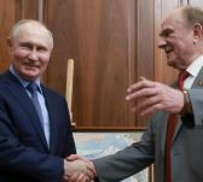 快讯！快讯！。俄罗斯共产党主席久加诺夫突然宣布了。79岁的久加诺夫在