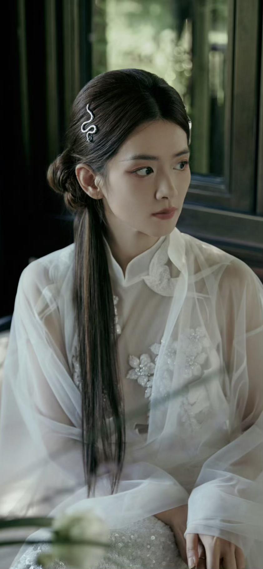 美女壁纸-第6095期-陈昊宇