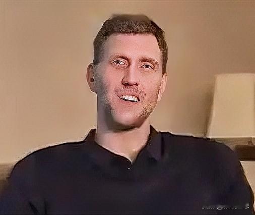 独行侠名宿诺维斯基真有格局啊！今日火箭以119-110击败鹈鹕。杜兰特在本场