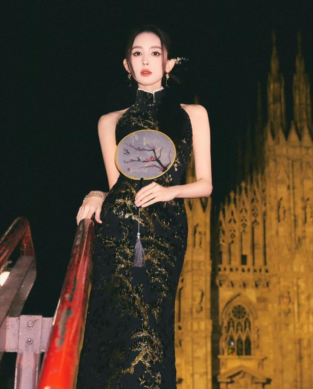 古力娜扎一袭旗袍韵味天成，美得叫人彻底沦陷！