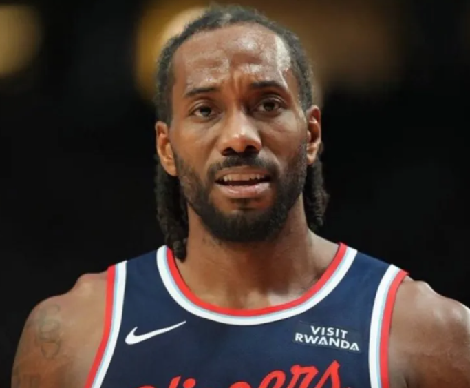NBA记者AnthonySlater谈及多支球队放弃交易得到科怀-伦纳德：“