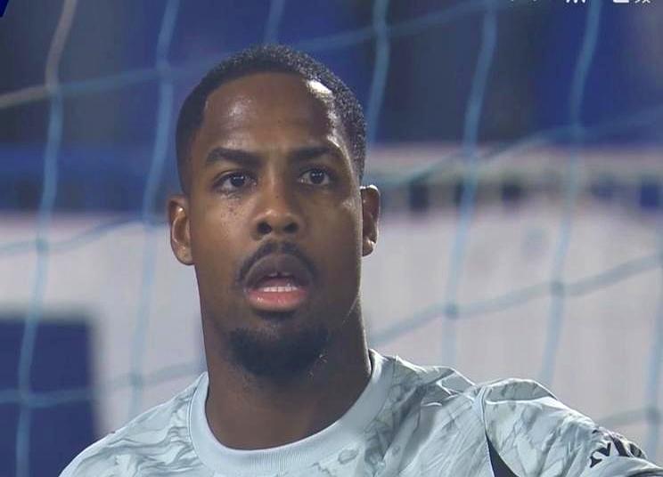 补赛连丢3球，科莫主场首败！开场10分钟就被肯普夫砸进一球，米兰球迷心里