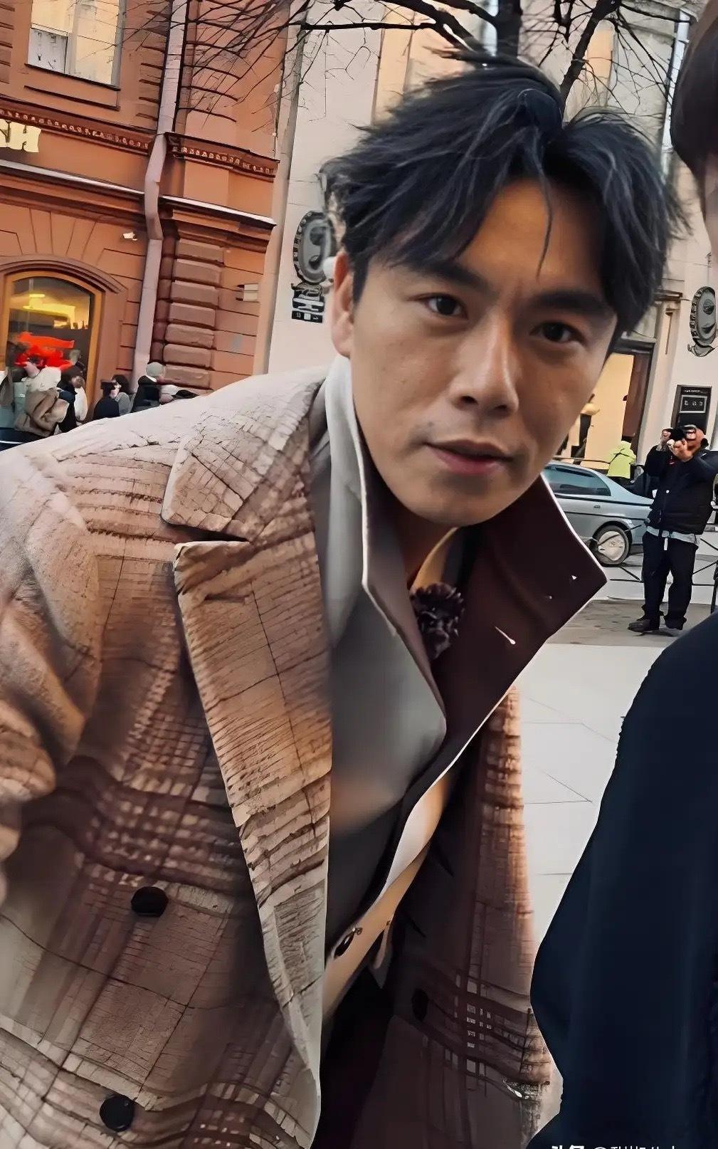 开始理解秦昊了，原来他对妻子也有遗憾，在综艺《妻子的浪漫旅行》中秦昊说自己最大的