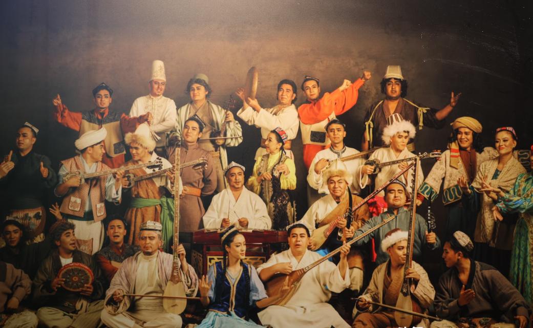 维吾尔族为什么不吃猪肉？1979年秋天，新疆伊犁一位老木匠在打馕坑边上说了一句