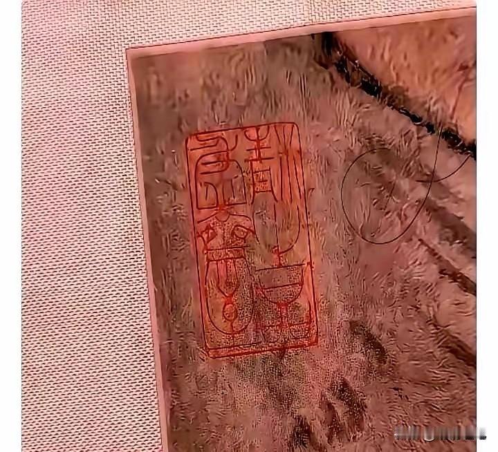 这招实在是高，简直是把南京博物院架在火上烤。“既然你说是赝品，那就把废纸还给