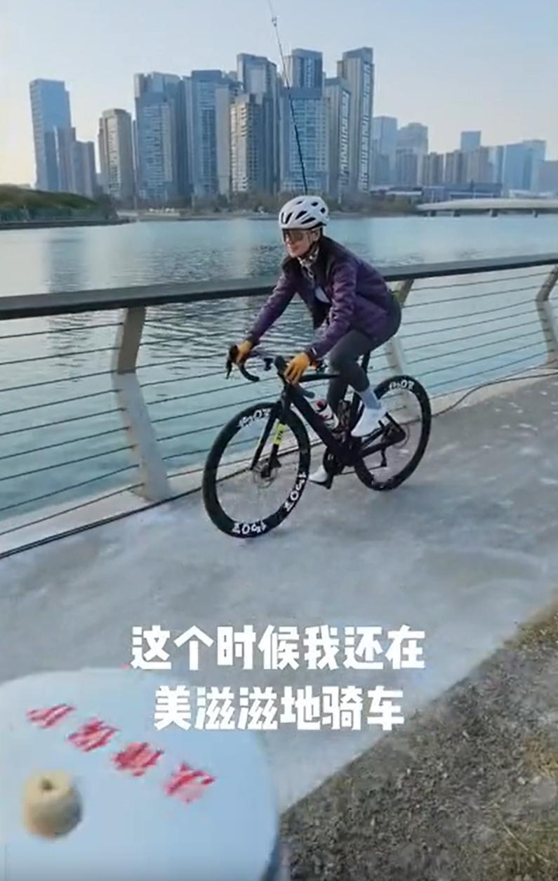笑死了！四川，一女生去户外骑行，为了记录还专门用无人机跟随拍摄，没想到，一位骑着