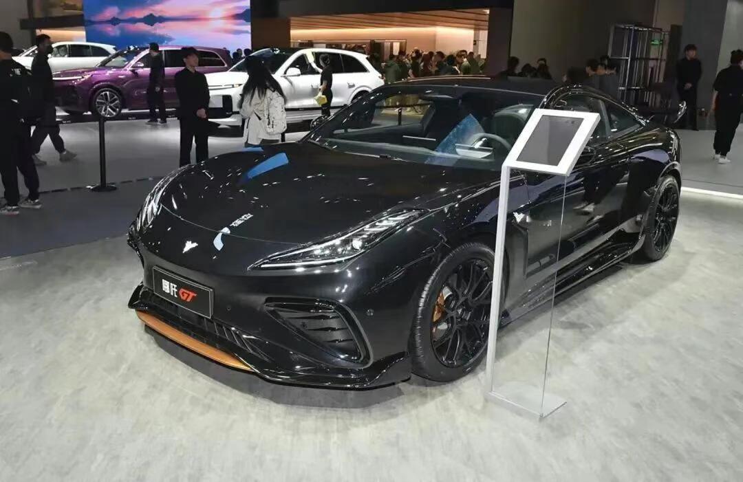 哪吒汽车母公司合众新能源公开招募经营管理受托方，目标直指保住“造车双资质”。从2