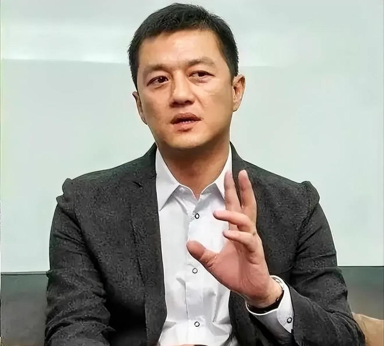 刚刚查了一下，突然发现，李亚鹏这个人真不简单，不是因为他要无偿给幼儿园，而是