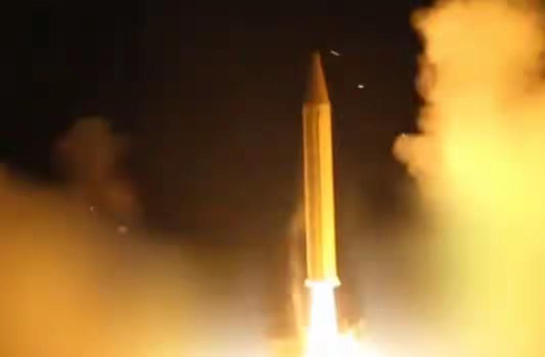 印:我发现阿美的弱点了美:老三你在胡说八道什么我有什么弱点印:我们研究出来