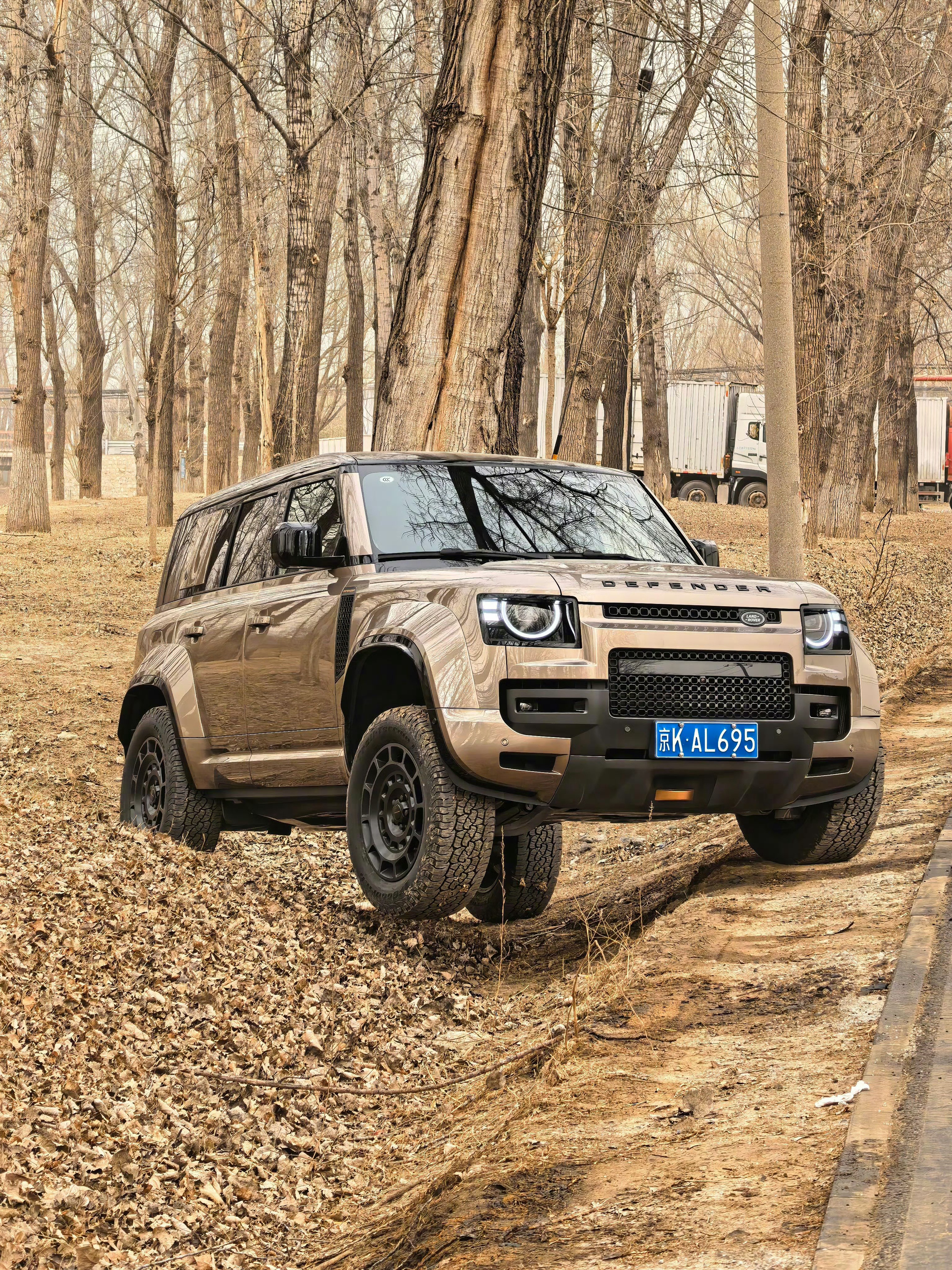 沙尘暴北京刮沙尘暴了领导拍了个沙漠色的卫士OCTA新的一年努力工作希望领导早日提