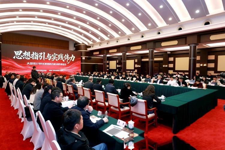 搁在今天，如果单位里提拔一个52岁的人当一把手，大家肯定觉得这岁数也该熬出头了。