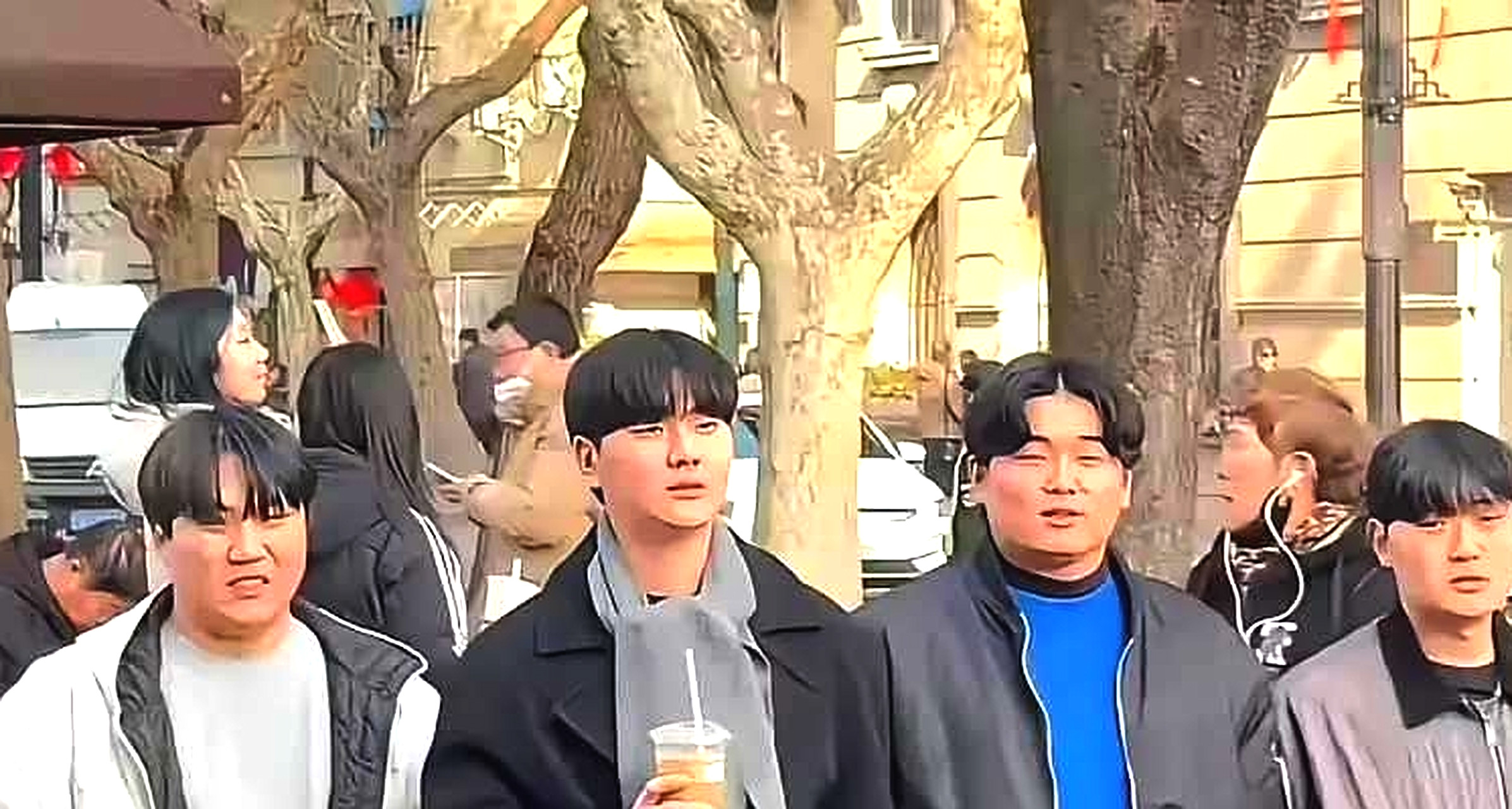 来上海游玩的韩国人，这就是你们眼中的长腿欧巴。