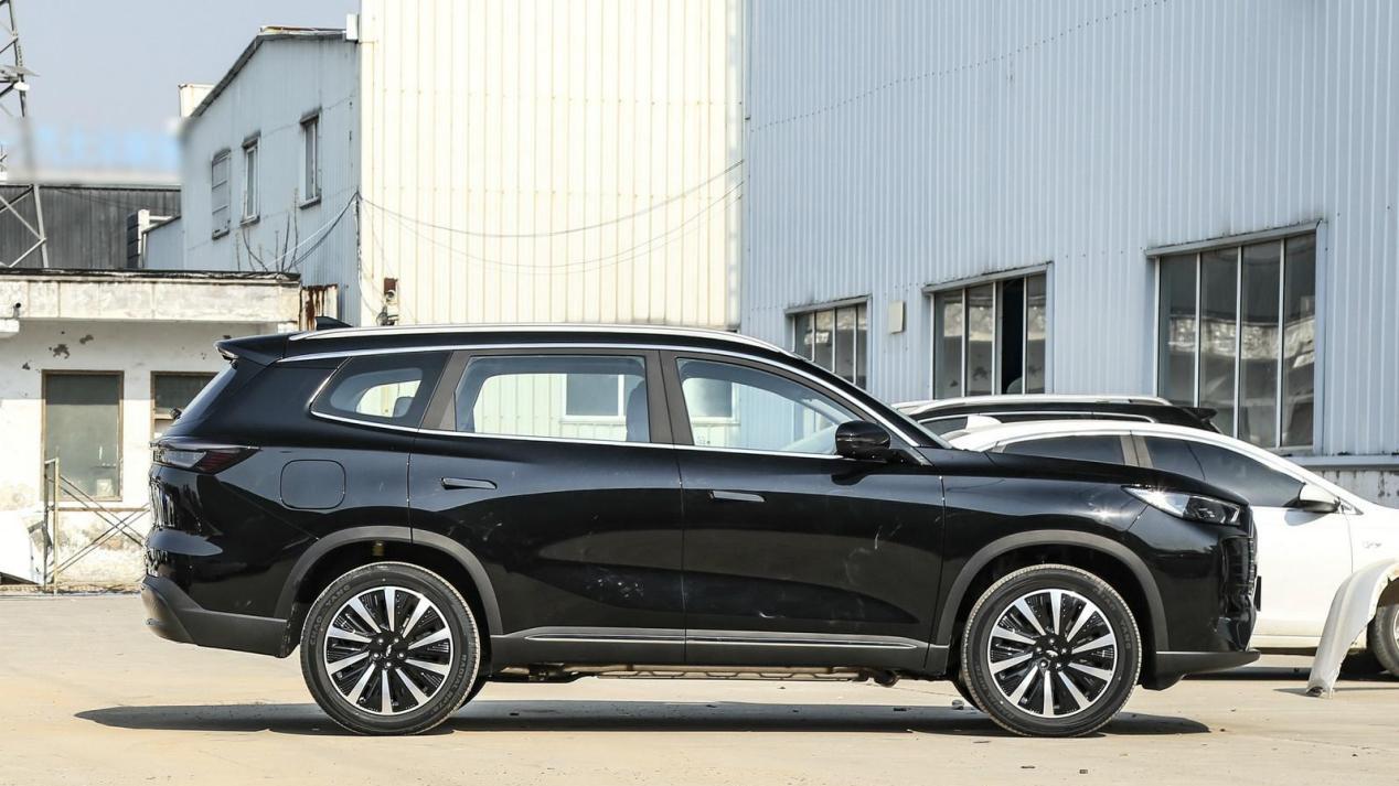 全新中型插混SUV即将上市!预售10.99万配大七座,综合续航1400Km