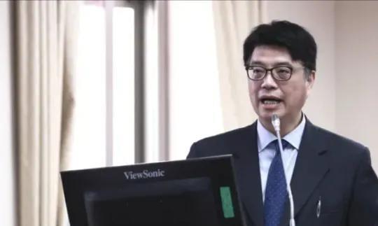 事实打脸邱垂正，邱垂正自己曝料：3179封传真“大陆已读不回”。也就是说，大陆