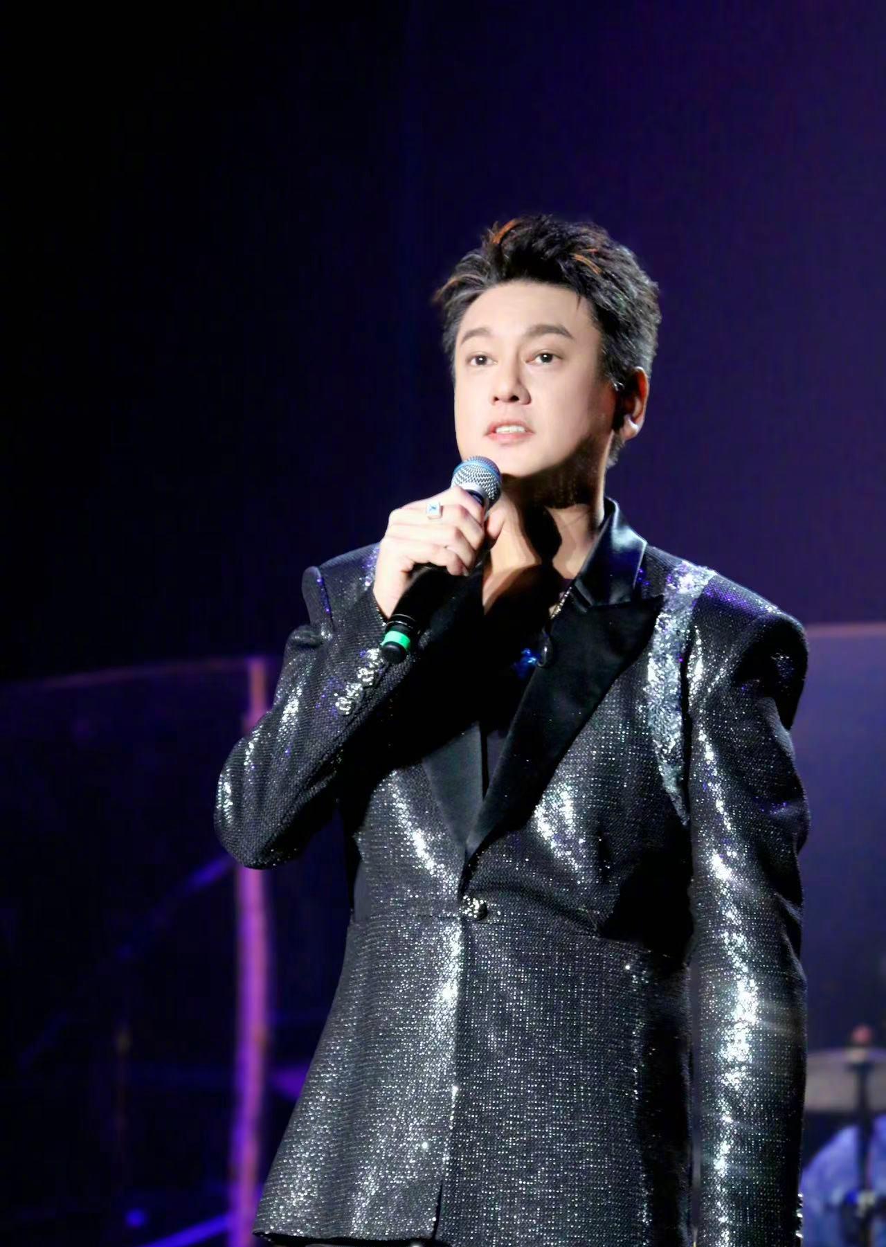 朱孝天亮相湾区舞台！别再乱猜了，两件事根本不是一回事！不少人心里多少
