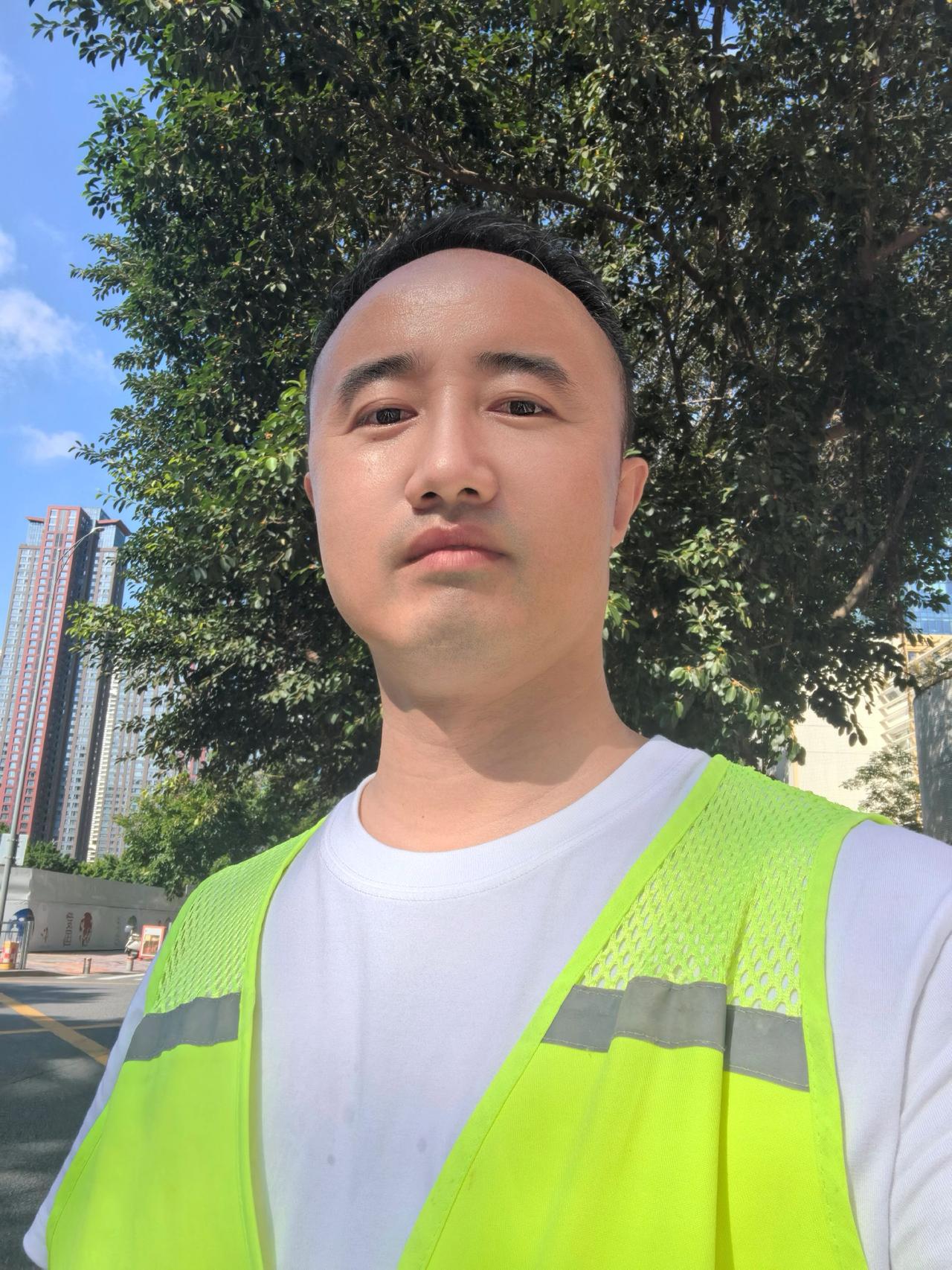 喜得御赐黄马甲一件令旗一帜从此[墨镜]号令三界，威震九霄群雄归心，财盈
