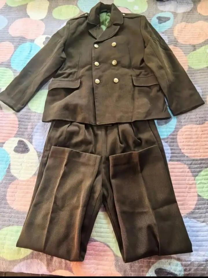 苏联冷笑话——衣服（上）苏联要求衣服产量提高30%，但是给各厂的布还是一样，怎