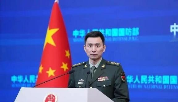 中国应该公开警告任何国家，谁胆敢攻击中国大陆本土目标，无论从哪里发动攻击，中国在