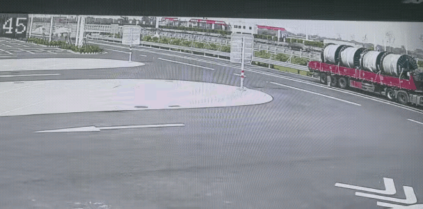 特斯拉离奇“自杀”迷案这辆特斯拉莫不是吃错药了，否则怎么也理解不了它的几