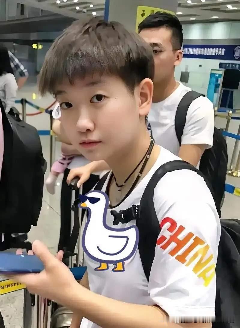 国乒女队的这张“王位继承图”，看得人后背发凉。孙颖莎和王曼昱，还能再扛3年，到