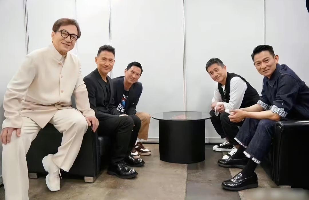 香港电影为何没了票房其实我一直有个疑问，香港电影和香港演员为何没了票房号召力。